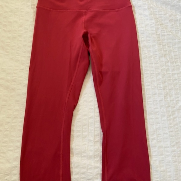 Lululemon 'Wunder Unders' Capri, Size 8 - Picture 2 of 4